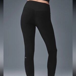 ALO Yoga High-Waist Alosoft Lounge Leggings in Black, Size Large